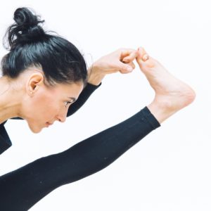 Amira Djafer professeur de Yoga Lille, fondatrice de ayam yoga studio Lille
